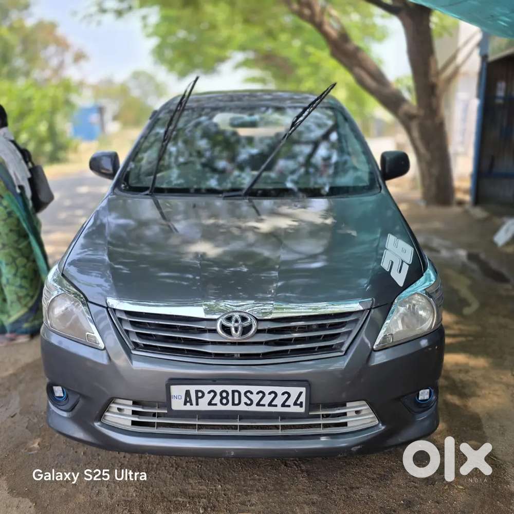 Toyota Innova 2013 Diesel 205000 Km Driven