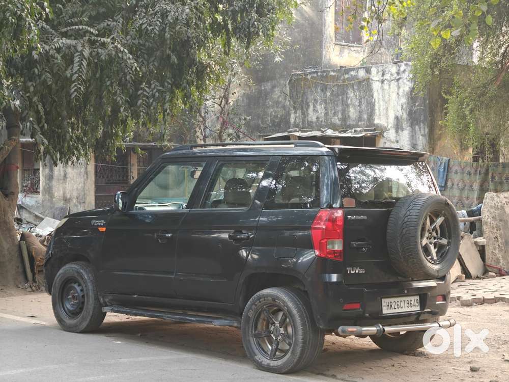 Mahindra Tuv 300 T8 Amt, 2015, Diesel