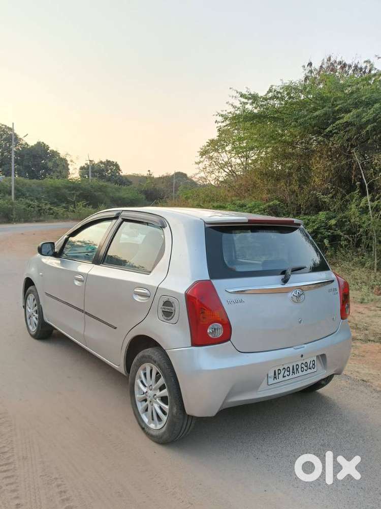 Toyota Etios Liva 2011-2012 V, 2011, Petrol