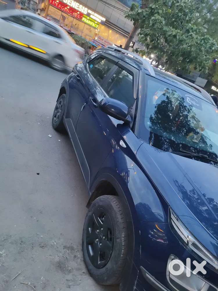 Hyundai Venue 2021 Petrol Well Maintained