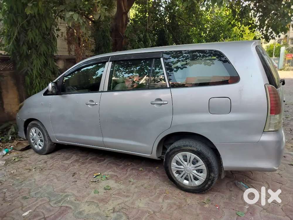 Toyota Innova 2.0 2010 Model