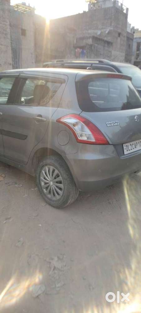 Maruti Suzuki Swift Vxi + Manual, 2012, Cng & Hybrids