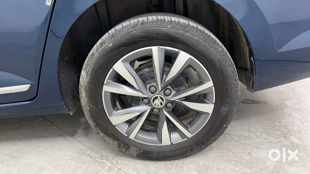 Skoda Slavia Style 1.0l Tsi Mt, 2024, Petrol