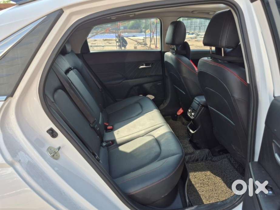 Hyundai Verna Sx (o) 1.5 Turbo Petrol Dct, 2023, Petrol