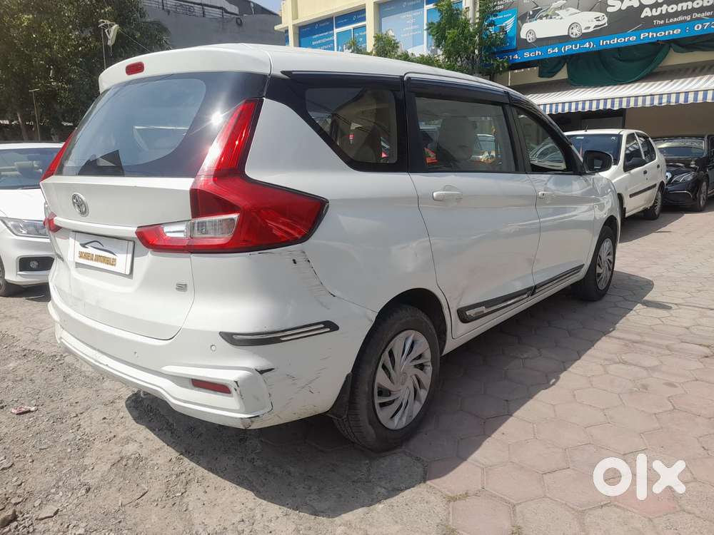 Toyota Rumion S Cng, 2024, Petrol