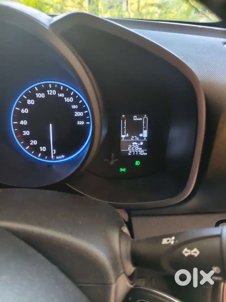 Hyundai Venue 2021 Petrol 28000 Km Driven First Owner