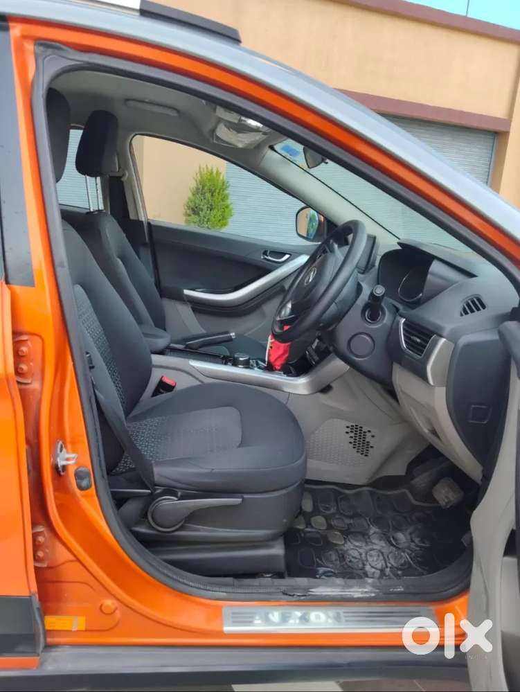 Tata Nexon 1.2 Revotron Xza Plus Dualtone, 2018, Petrol