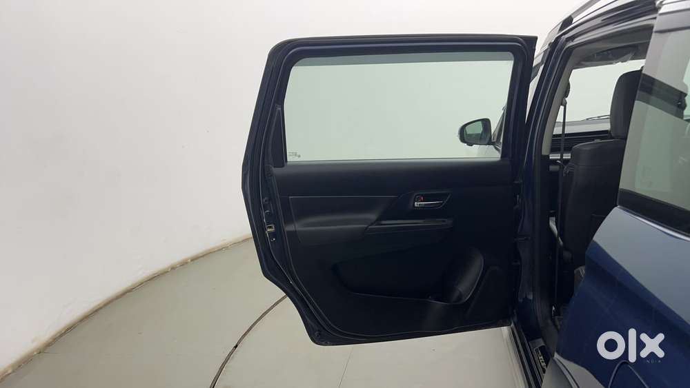 Maruti Suzuki Xl6 1.5 Alpha Plus At, 2022, Petrol