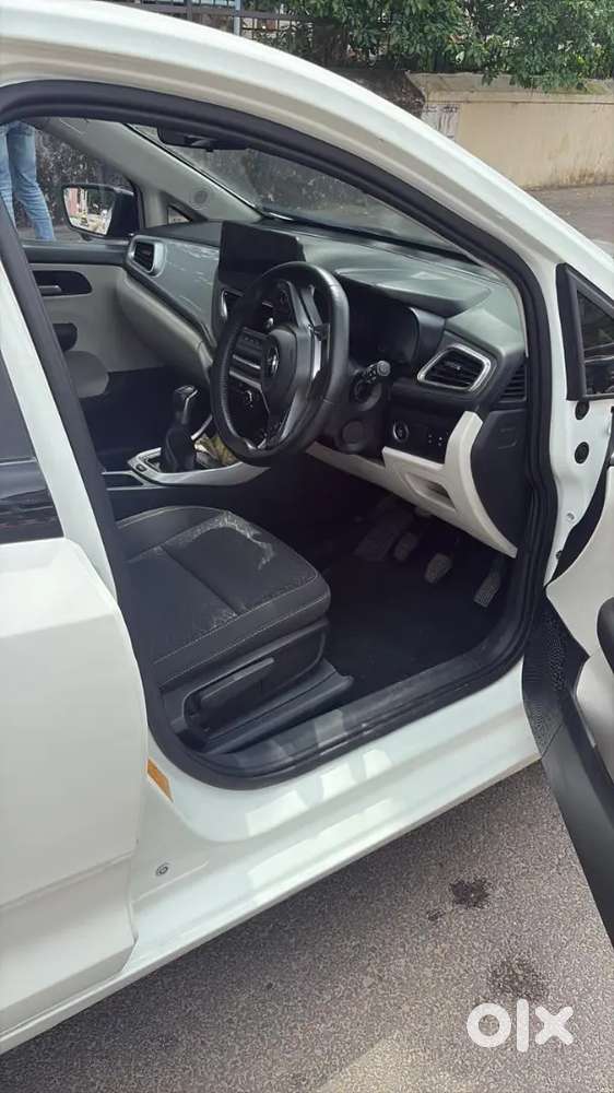 Tata Altroz 2024 Petrol Well Maintained