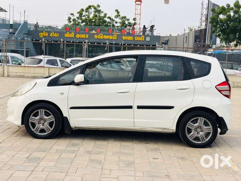 Honda Jazz E Mt I-vtec, 2012, Cng & Hybrids