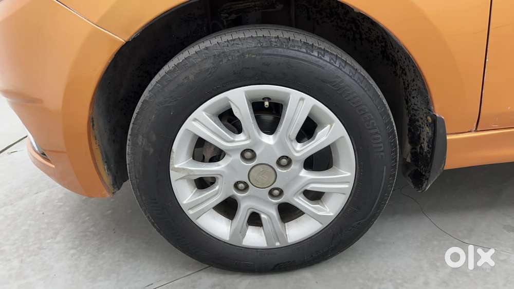 Tata Tiago Xza, 2017, Petrol