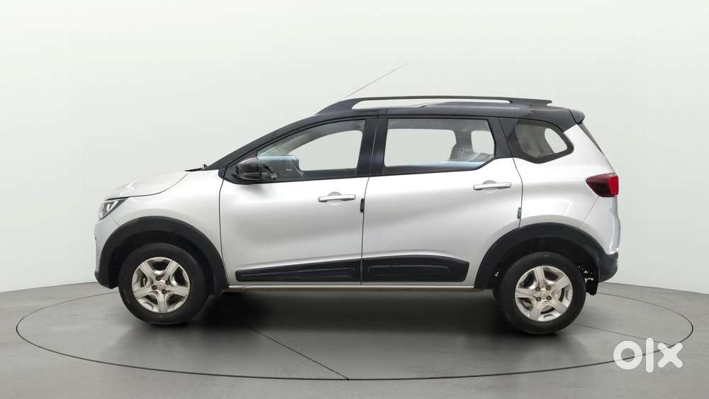 Renault Triber Rxt, 2022, Petrol
