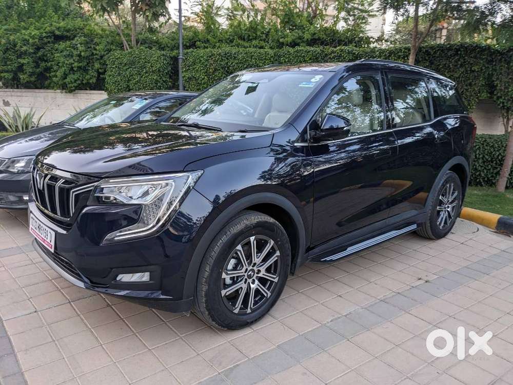 Xuv700 Petrol At With 2 Year Extended Warranty & Adrenox Subscription