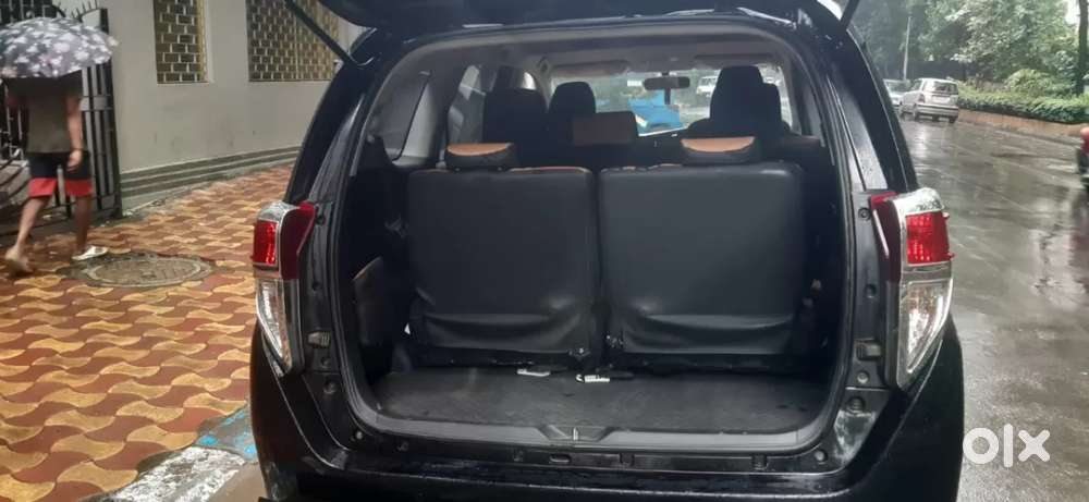 Toyota Innova Crysta [2020-ongoing] 2.4 Gx 8 Str, 2024, Diesel