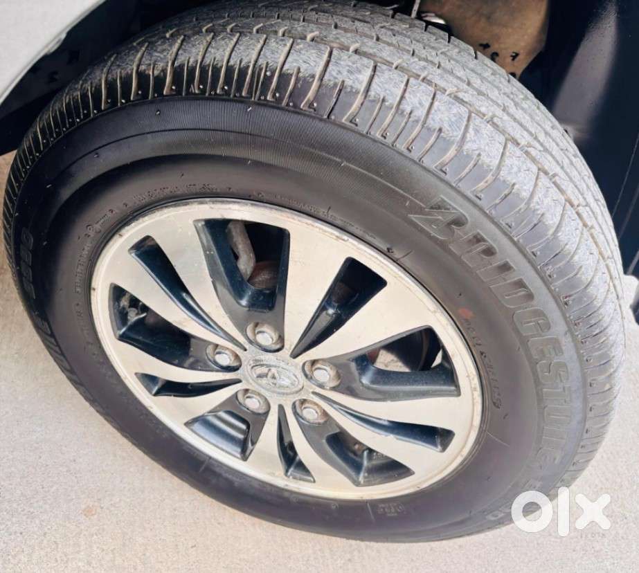 Toyota Innova 2.5 Vx 8 Seater Bs Iv, 2015, Diesel