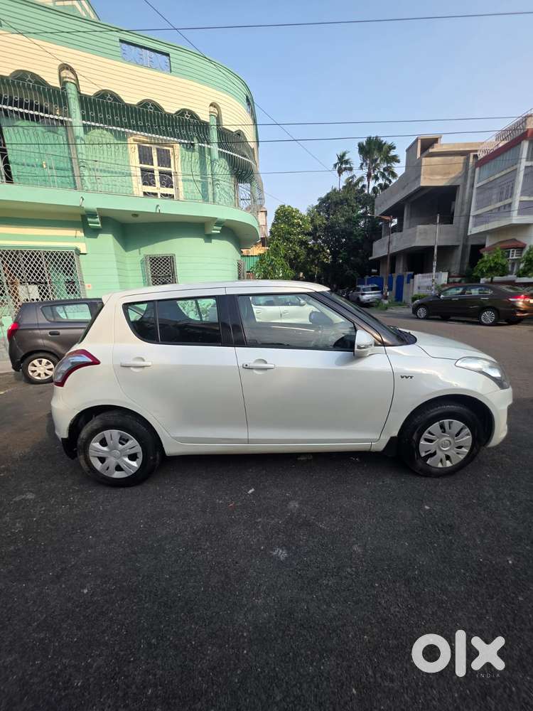 Maruti Suzuki Swift Vxi + Manual, 2015, Petrol