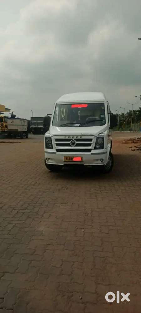 Force Traveller 13seat + D 2025model