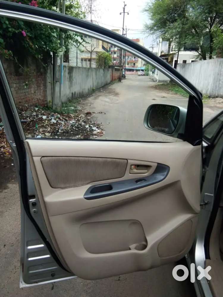Toyota Innova G 8 Seater Model 12-2005 Diesel Good Condition For Sale
