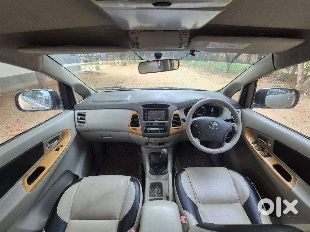 Toyota Innova 2.5 Vx 8 Str, 2010, Diesel
