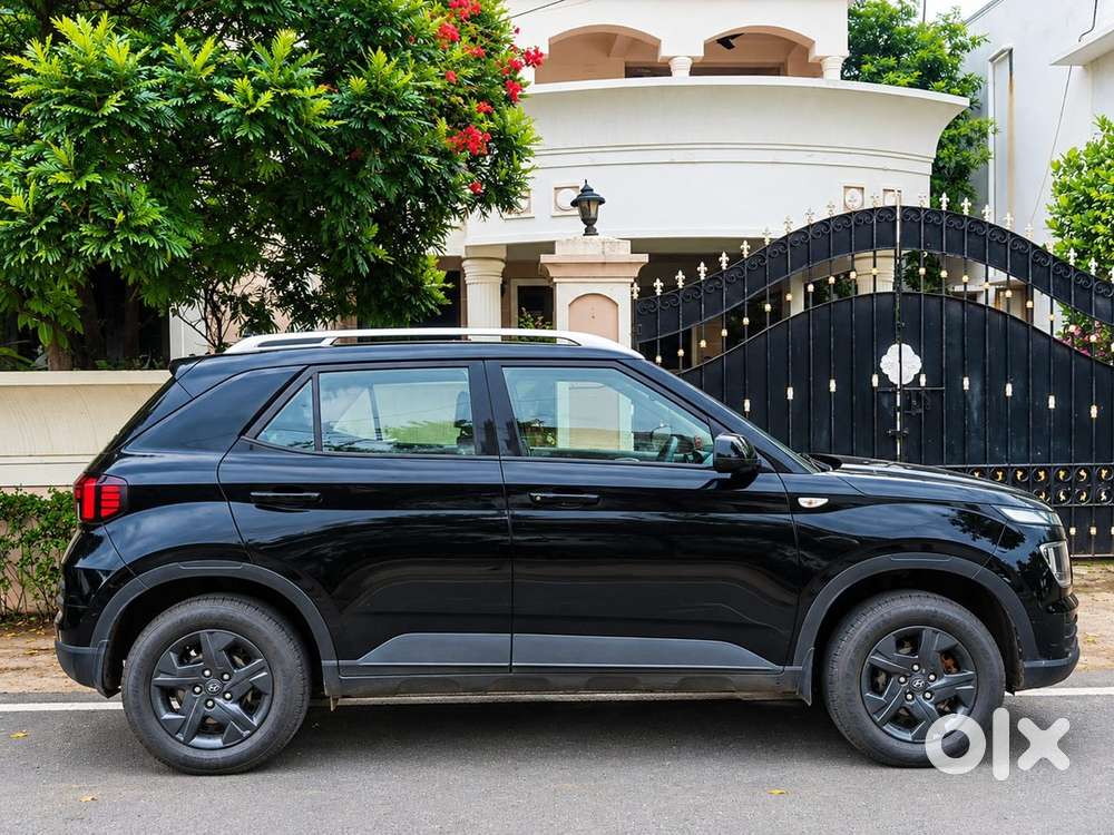 Hyundai Venue Petrol 2024