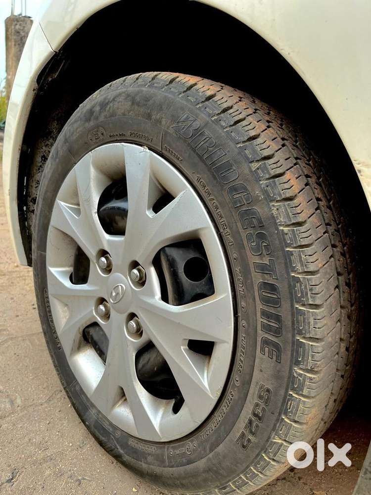 Hyundai Grand I10 1.2 Sportz  2016  42000 Km  First Owner  White