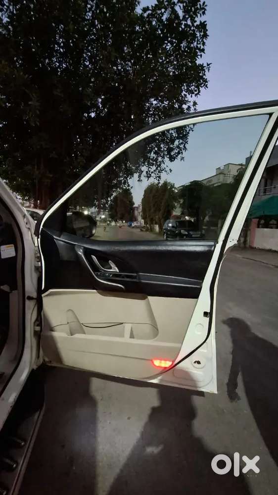 Mahindra Xuv500 2015 Diesel 130000 Km Driven