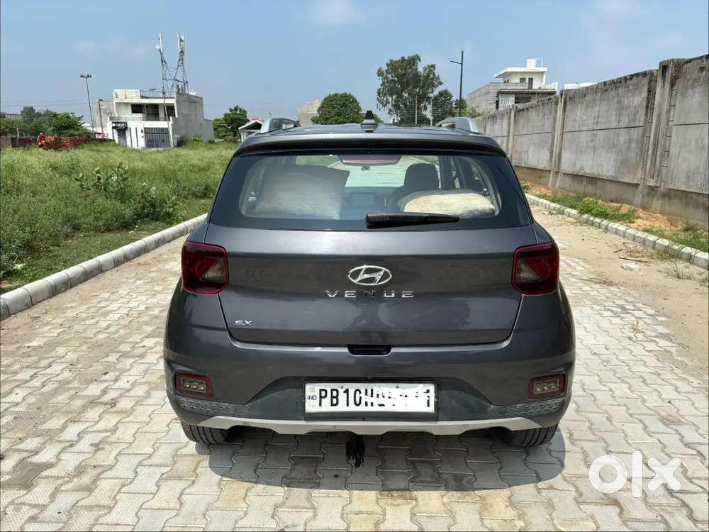 Hyundai Venue 2021 Top Model Diesel Well Maintained
