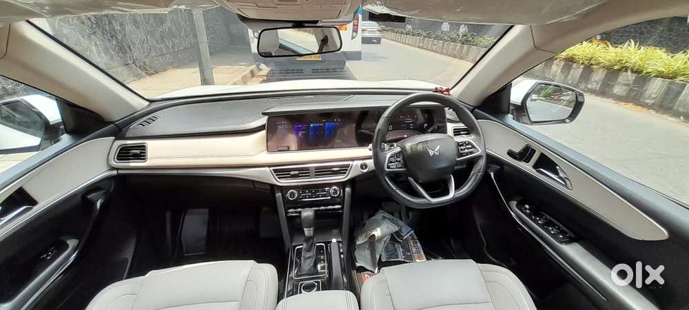 Mahindra Xuv700 2.2 Ax 7 Diesel At Str, 2024, Diesel