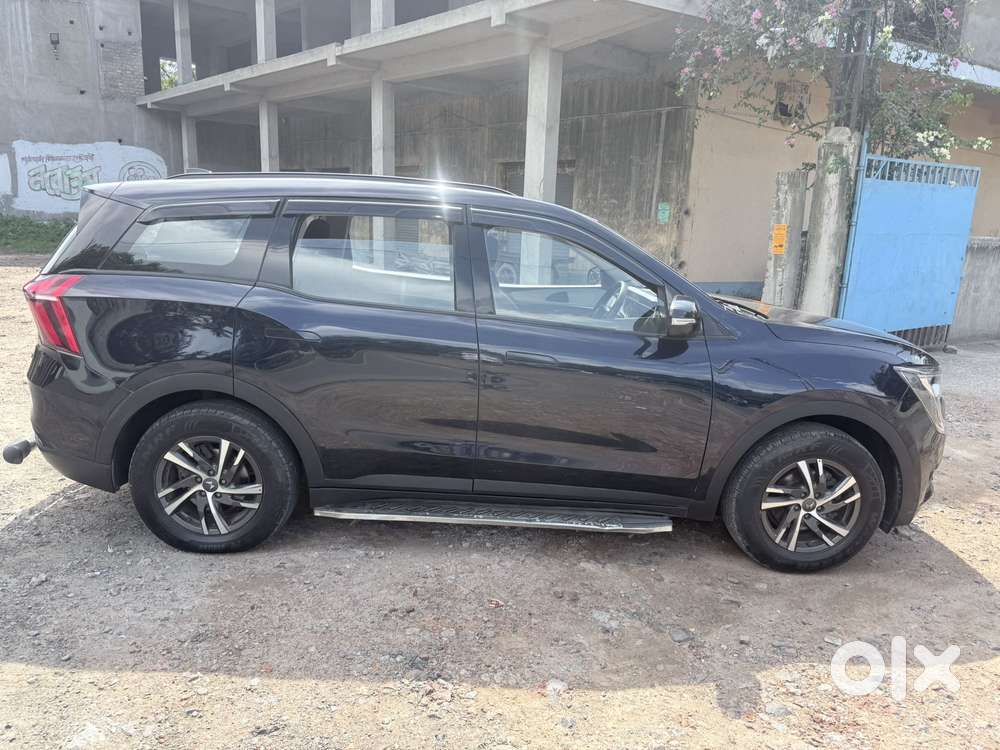 Mahindra Xuv700 2.0 Ax 5 Petrol Mt 7 Str, 2022, Petrol