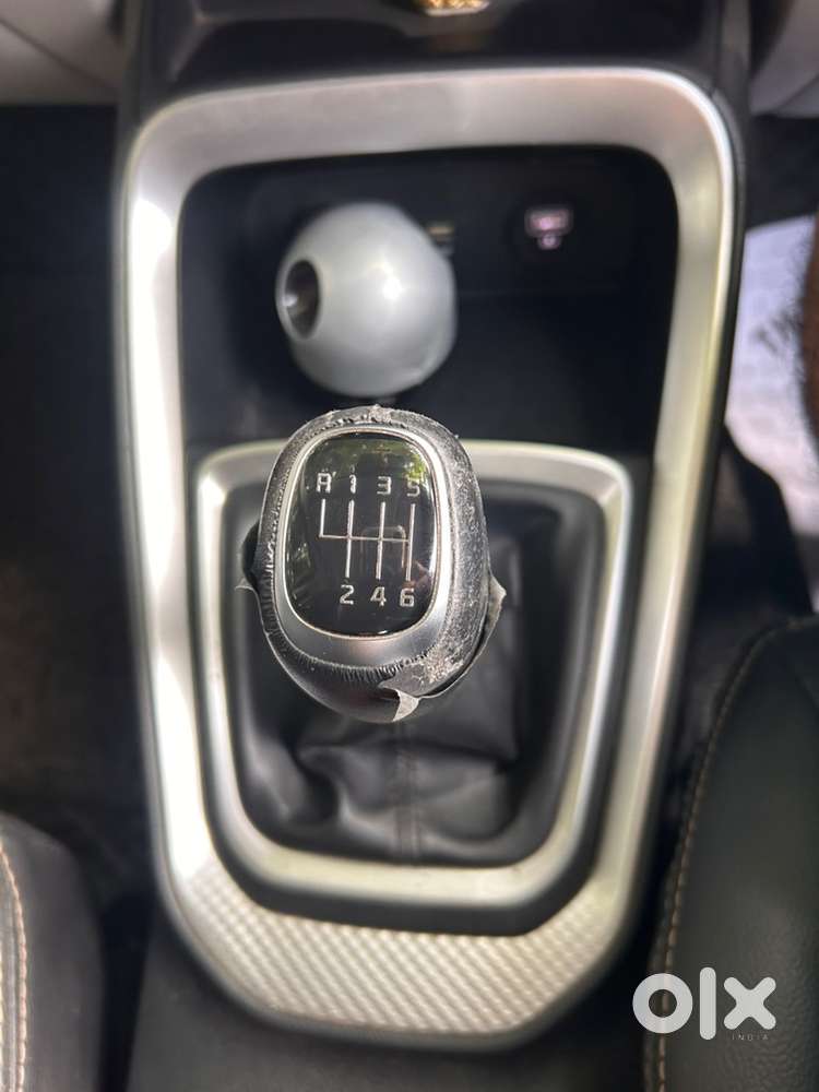 Kia Sonet Petrol (imt) 2021