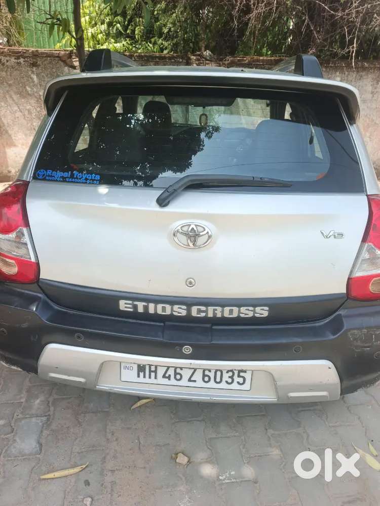 Toyota Etios Cross 2014 Diesel 200000 Km Driven