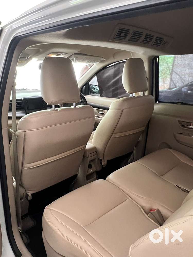 Toyota Rumion Petrol V At 2023