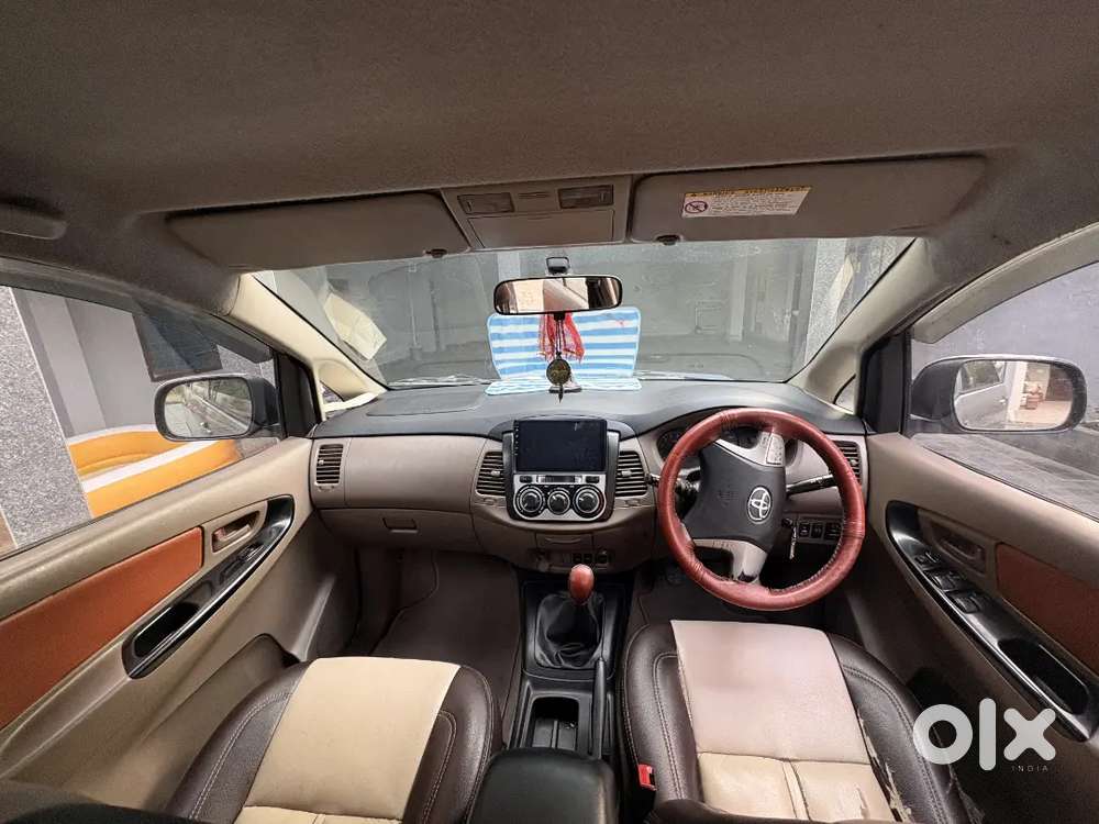 Innova Captain Seats Diesel