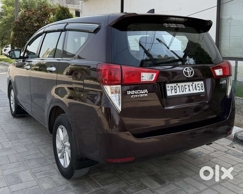 Toyota Innova Crysta 2.4 V 8 Str, 2016, Diesel