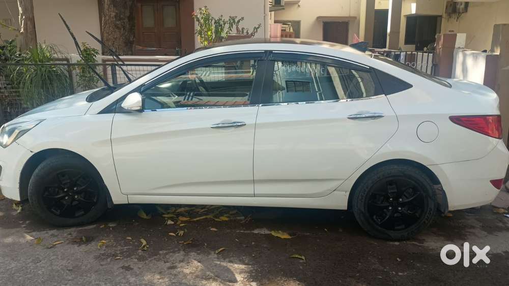 Hyundai Verna Fluidic 2016 Manual