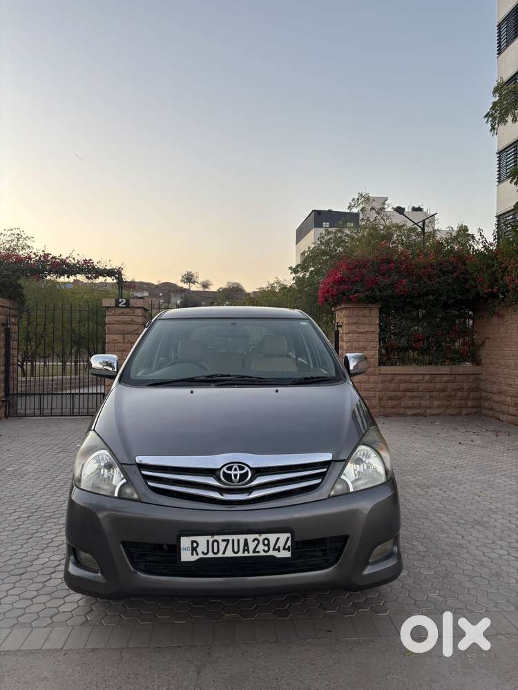 Toyota Innova 2.5 V 7 Str, 2011, Diesel