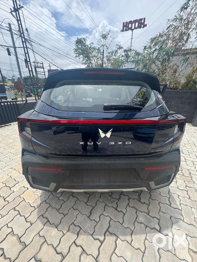 Mahindra Xuv 3xo Ax5 Pm Mt, 2025, Petrol
