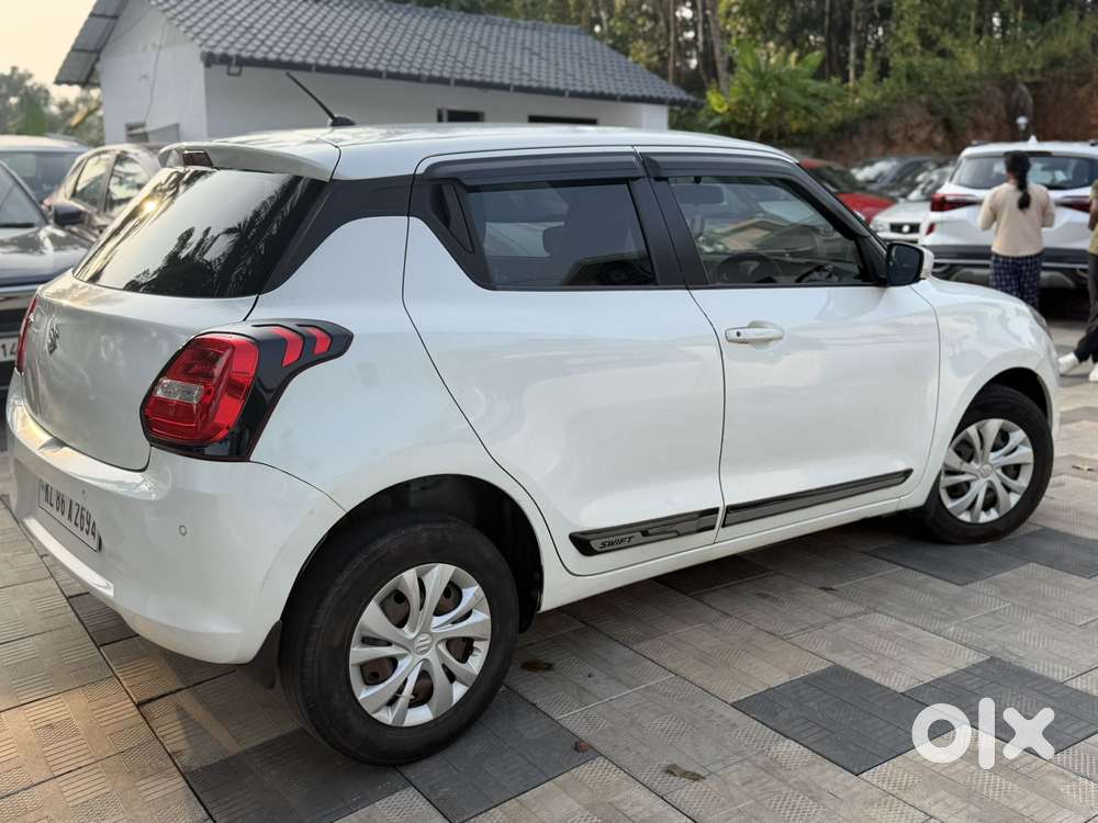 Maruti Suzuki Swift Amt Vxi, 2022, Petrol