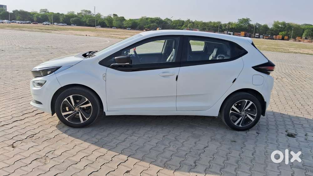 Tata Altroz Xz Plus (s), 2020, Petrol
