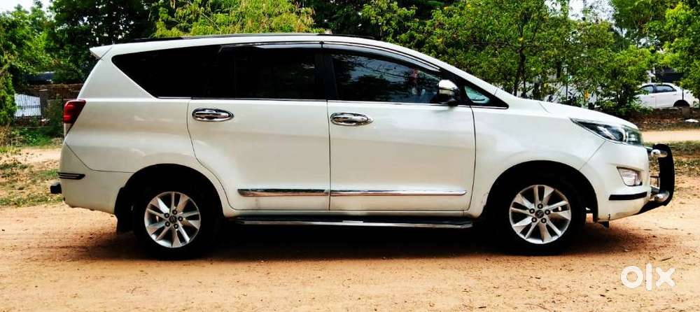 Toyota Innova Crysta, 2017