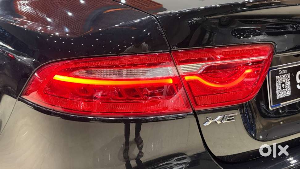 Jaguar Xe Portfolio, 2017, Petrol