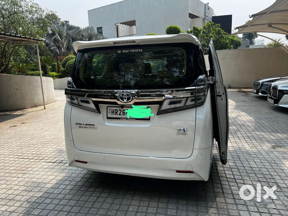 Toyota Vellfire 2.5 Hybrid, 2022, Petrol
