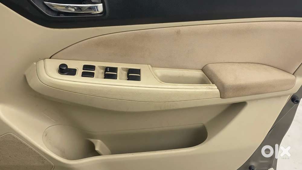 Maruti Suzuki Swift Dzire Amt Vxi, 2018, Petrol