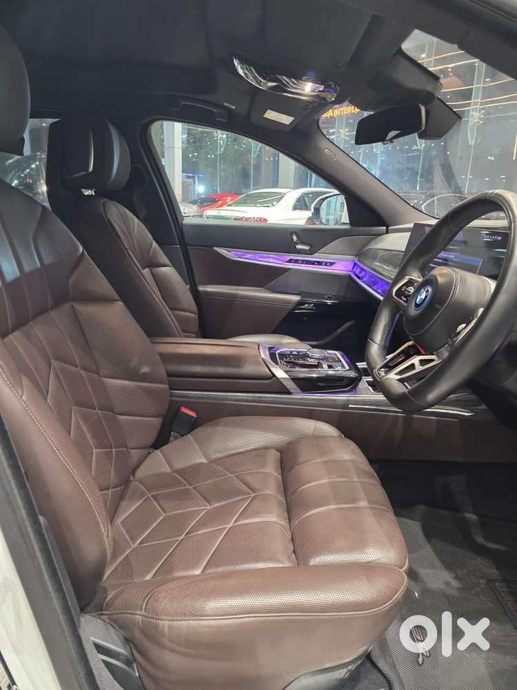Bmw I7 Xdrive60, 2023, Electric