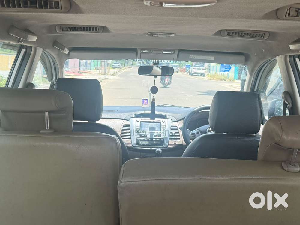Toyota Innova 2.5 Z Diesel 7 Seater Bs Iv, 2015, Diesel