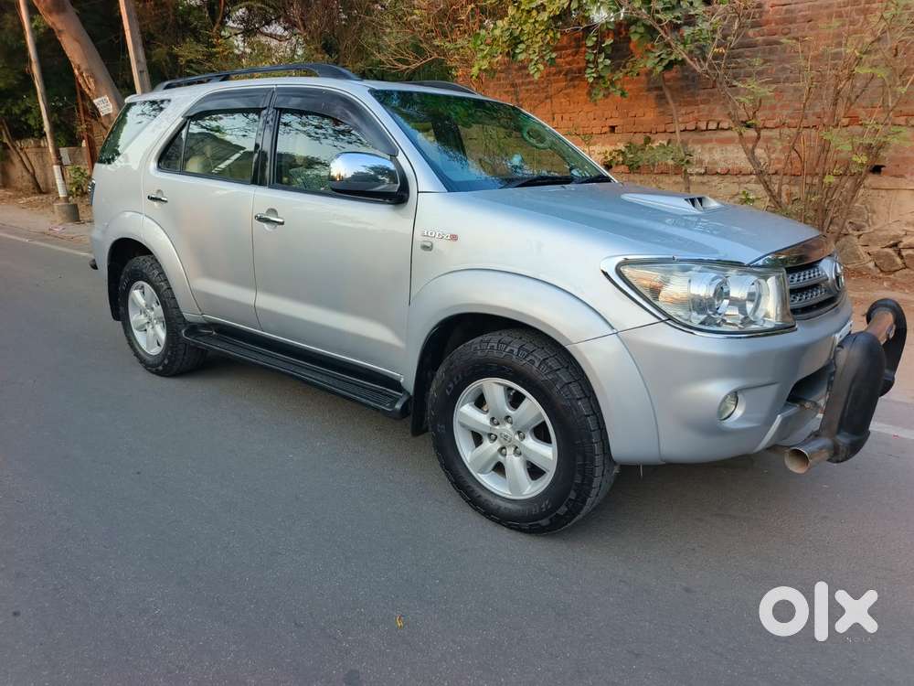 Toyota Fortuner 3.0 4x4 Manual, 2011, Diesel