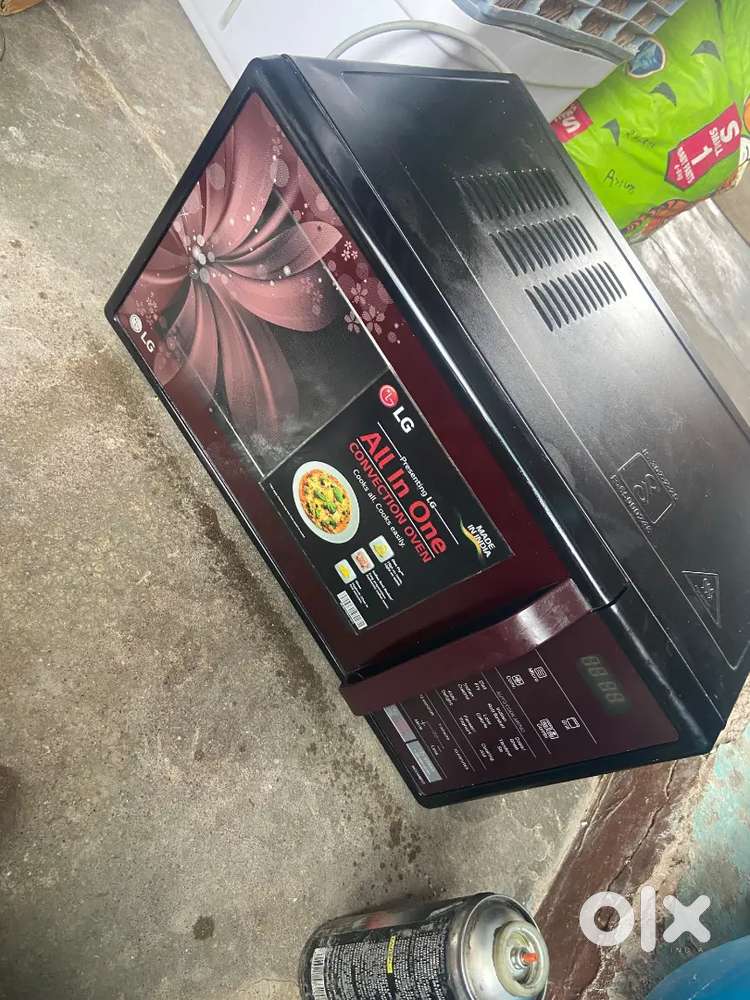 Lg microwave 1350 watt fully functional
