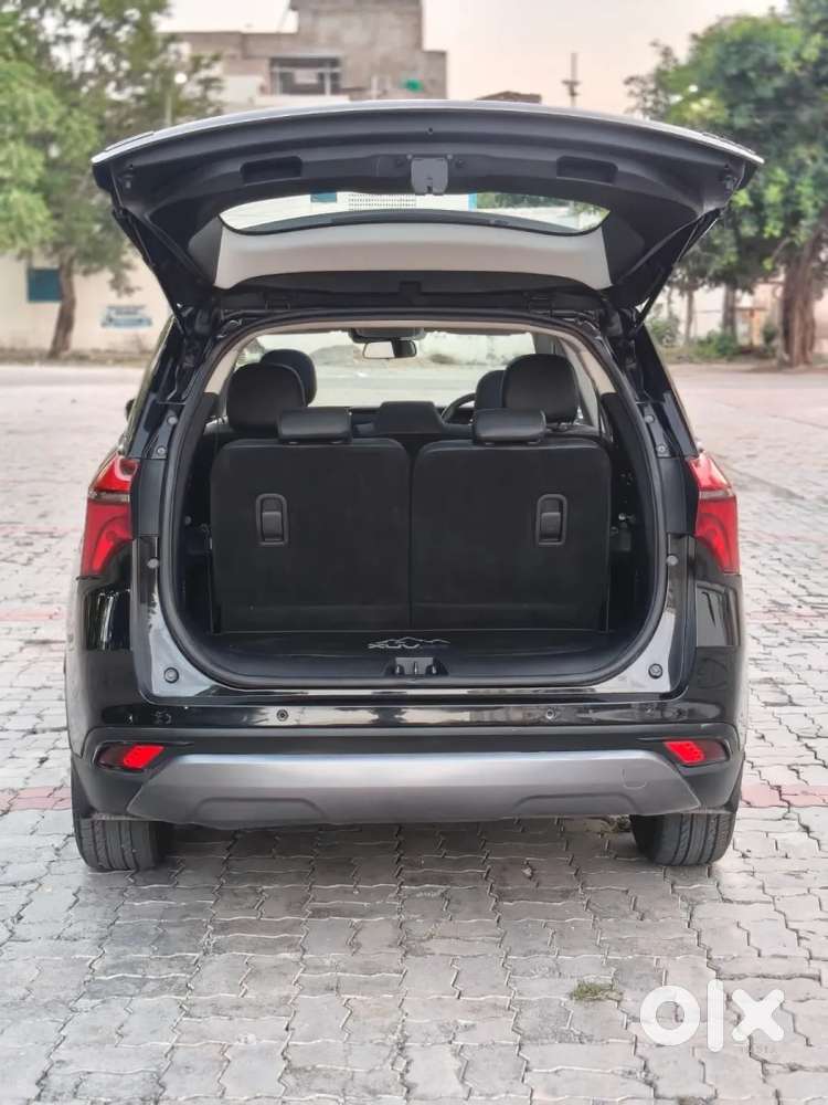Mahindra Xuv700 2.2 Ax 7 Diesel At Luxury Pack Str, 2025, Diesel