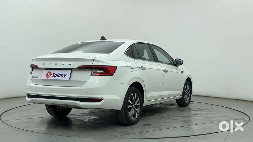 Skoda Slavia Style 1.0l Tsi Mt, 2022, Petrol