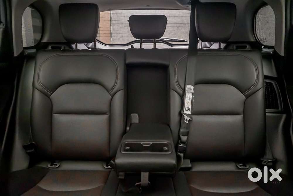 Maruti Suzuki Grand Vitara 1.5 Alpha Plus Intelligent Hybrid Ecvt, 2..